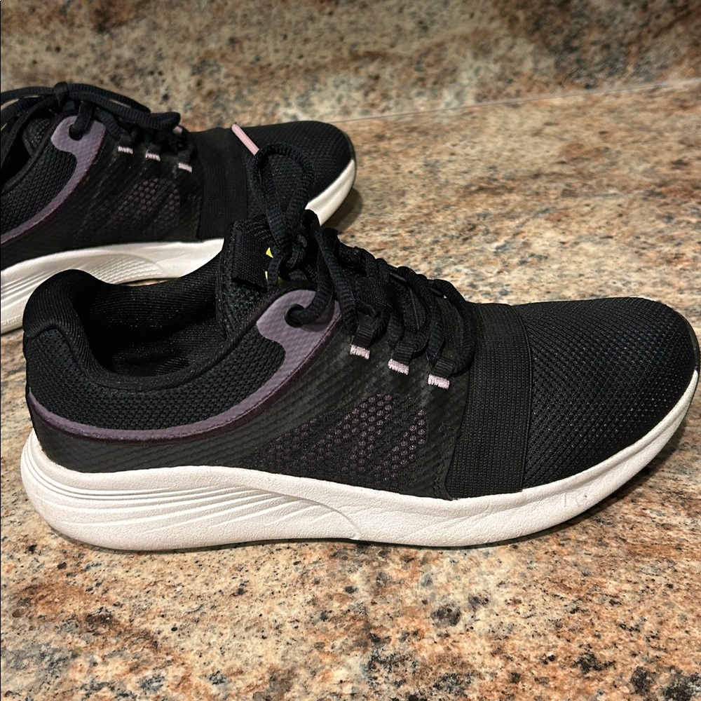 Under Armour Charged Breathe Women's 8.5 Black & Lavender Running Shoes EUC - Picture 6 of 10